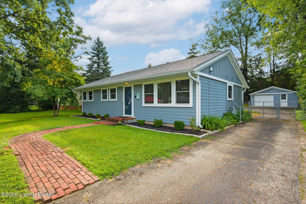 Photo of 1524 Stonewall Way, Louisville, KY 40242 (MLS # 1724705)