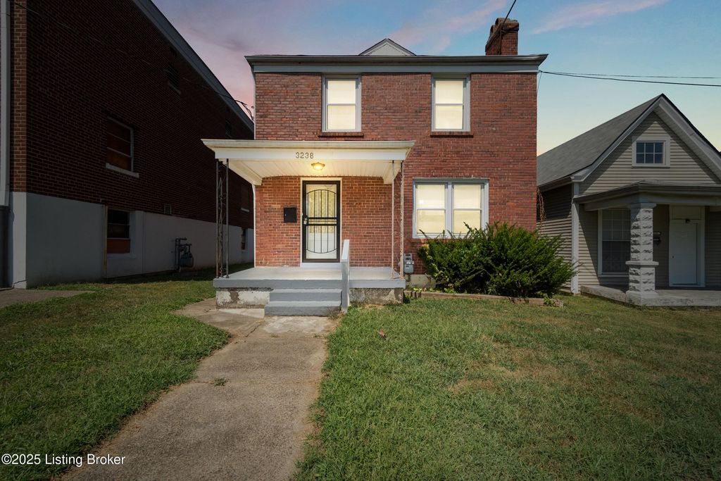 Photo of 3238 Taylor Blvd, Louisville, KY 40215 (MLS # 1708707)