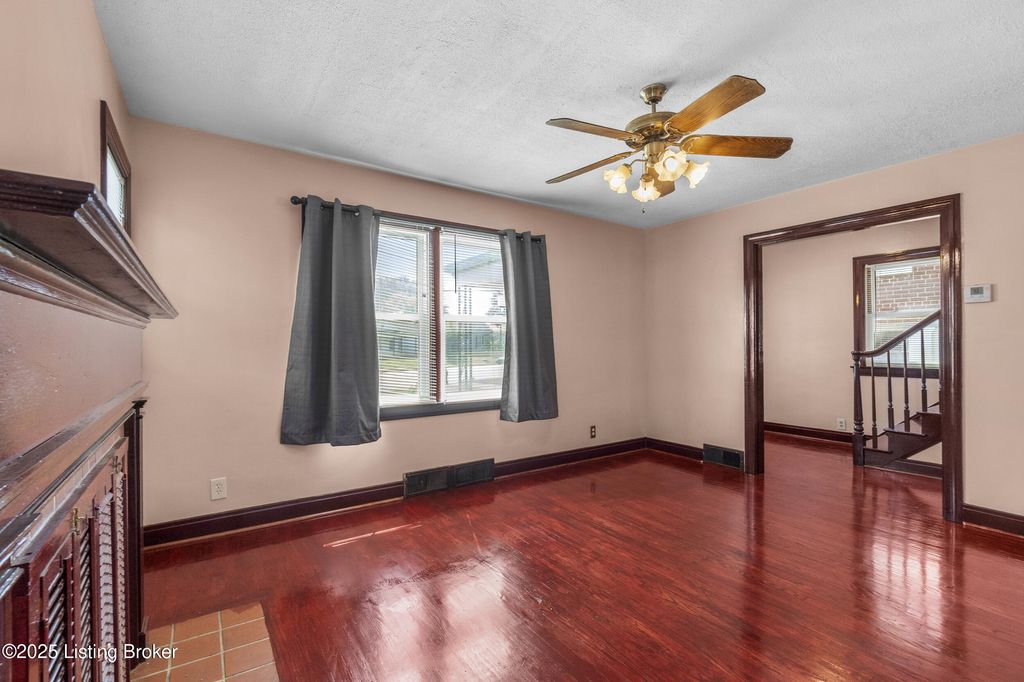 Photo of 3238 Taylor Blvd, Louisville, KY 40215 (MLS # 1708707)