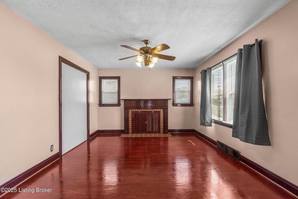 Photo of 3238 Taylor Blvd, Louisville, KY 40215 (MLS # 1708707)