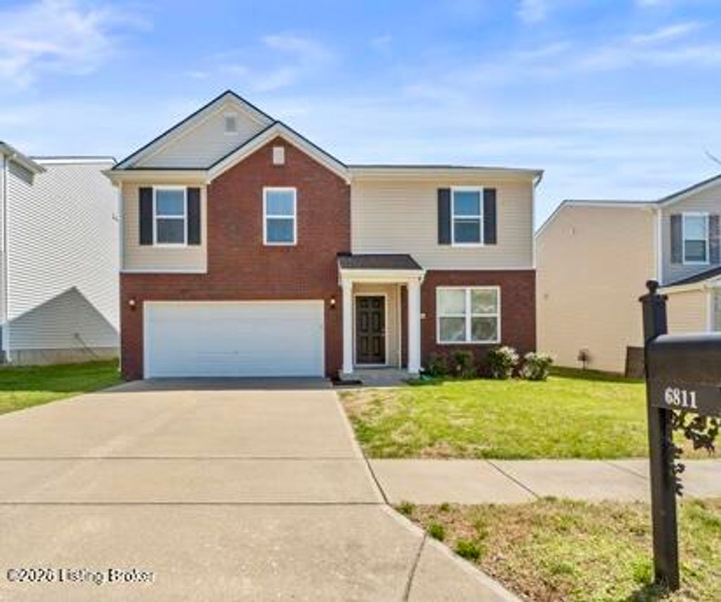 Photo of 6811 Beckingham Blvd, Louisville, KY 40299 (MLS # 1712796)