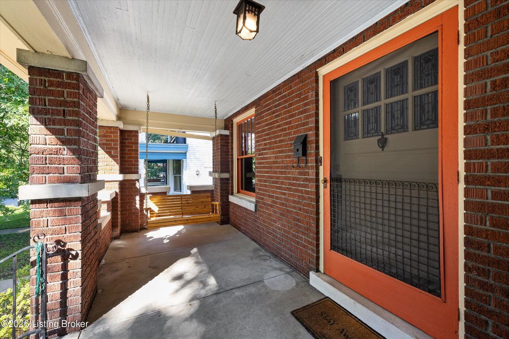 Photo of 2221 Bonnycastle Ave, Louisville, KY 40205 (MLS # 1723274)