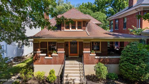 Homes For Sale - 2221 Bonnycastle Ave<br/> Louisville, KY 40205