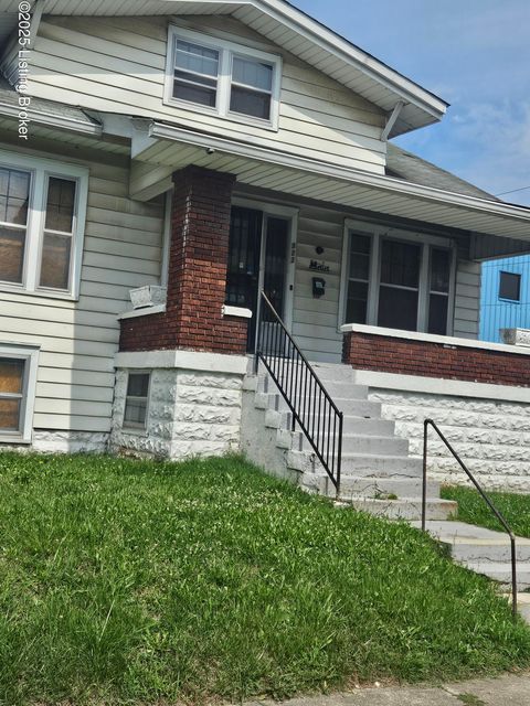Photo of 322 N 32nd St, Louisville, KY 40212 (MLS # 1699941)