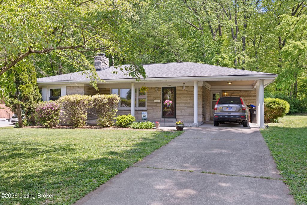 Photo of 6707 Norway Dr, Louisville, KY 40214 (MLS # 1715578)