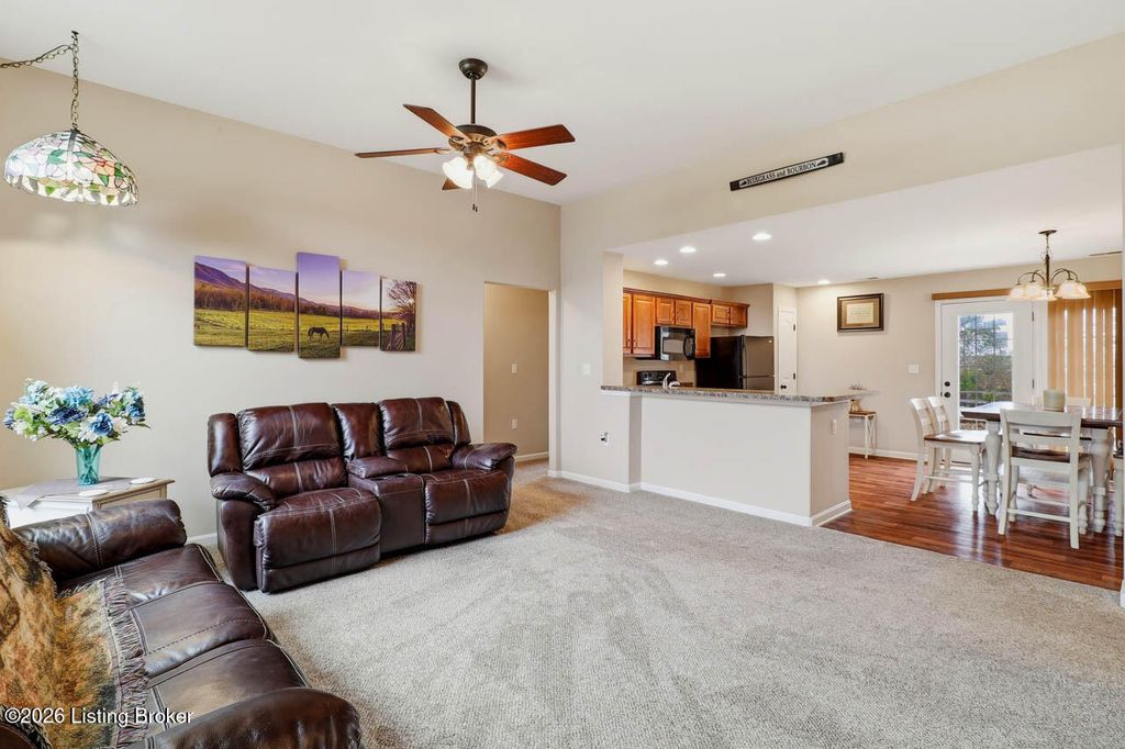 Photo of 8908 Wooden Horse Dr, Louisville, KY 40229 (MLS # 1709289)