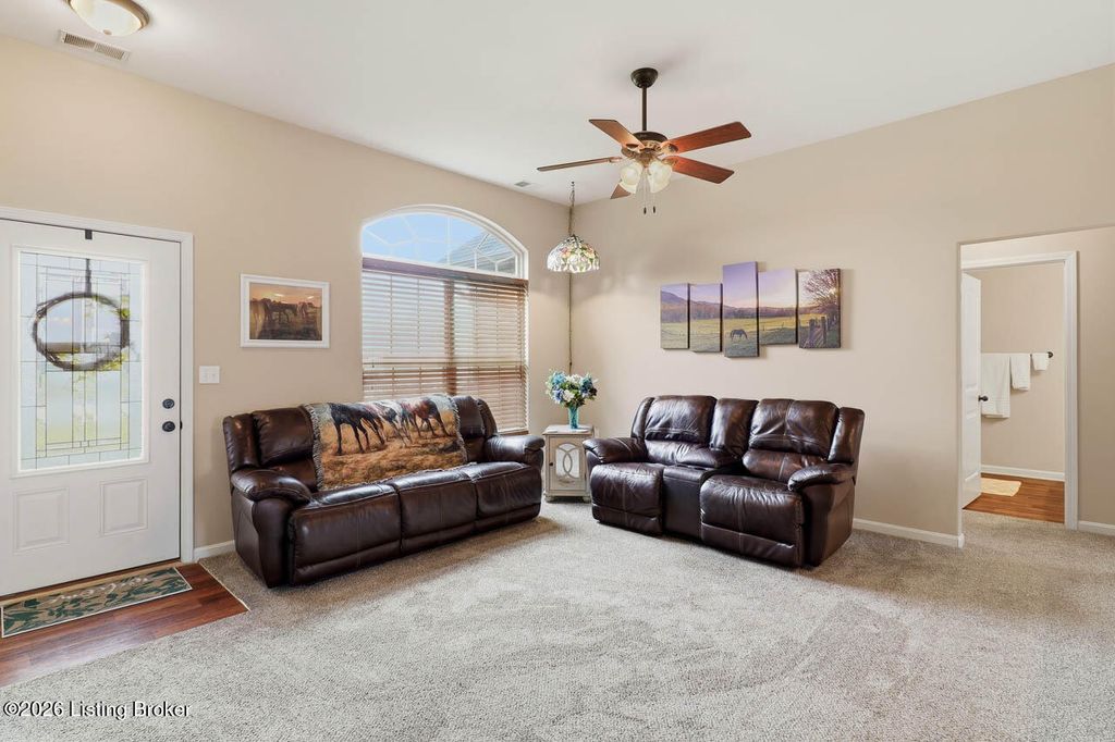 Photo of 8908 Wooden Horse Dr, Louisville, KY 40229 (MLS # 1709289)