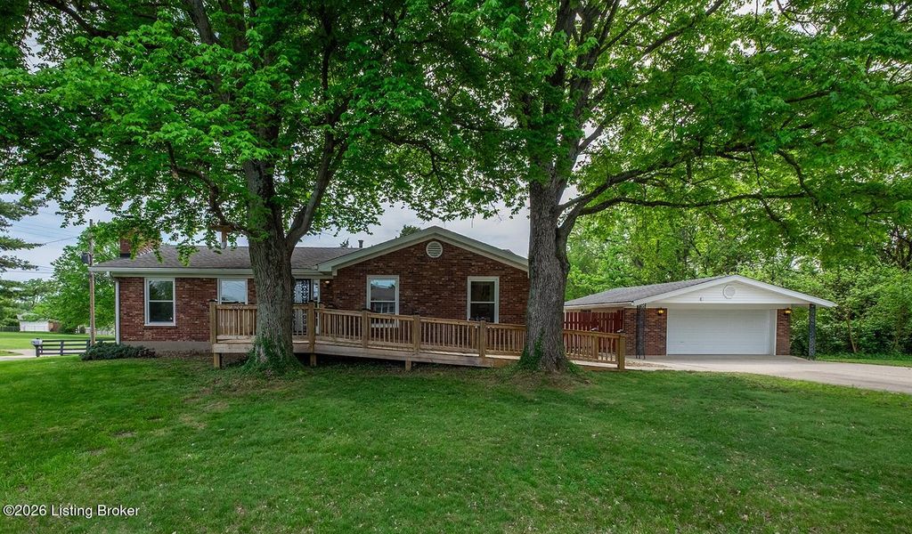Photo of 8207 Ardenia Ln, Louisville, KY 40228 (MLS # 1714799)