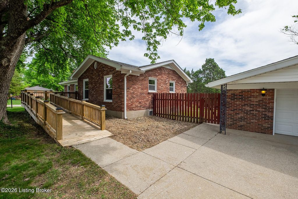 Photo of 8207 Ardenia Ln, Louisville, KY 40228 (MLS # 1714799)