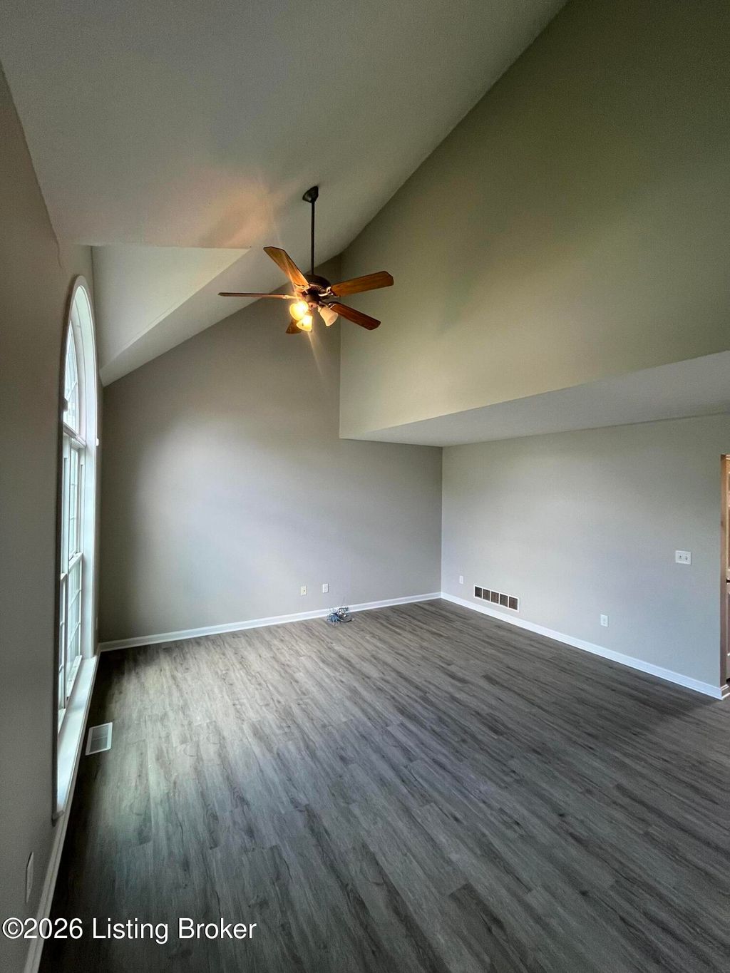 Photo of 216 Ivy Pointe Dr, Elizabethtown, KY 42701 (MLS # 1714612)