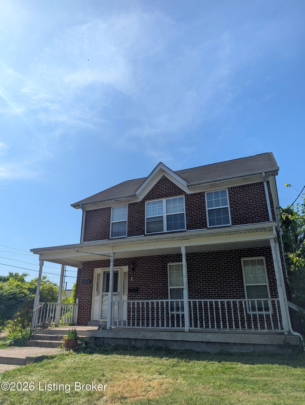 Photo of 1810 W Chestnut St, Louisville, KY 40203 (MLS # 1717678)