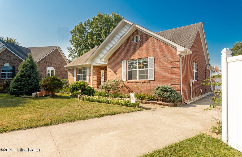 Photo of 8705 Filson Fields Ct, Louisville, KY 40219 (MLS # 1728282)