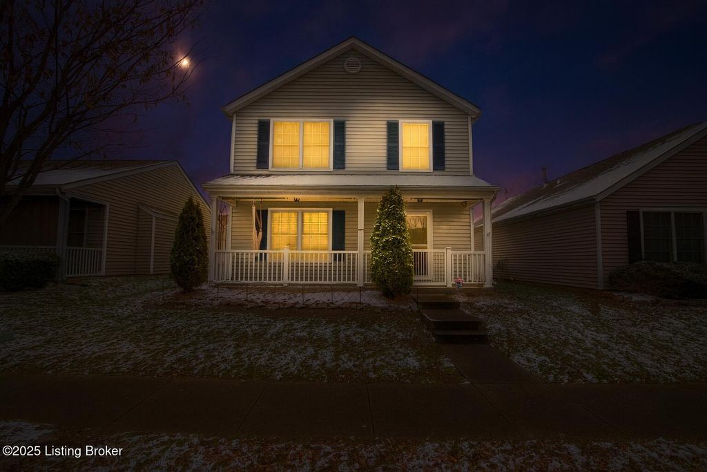 Photo of 5925 Brandon Dunes Dr, Louisville, KY 40228 (MLS # 1703377)