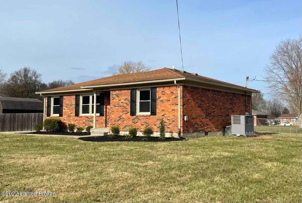 Photo of 148 Johnson Dr, Shepherdsville, KY 40165 (MLS # 1626634)