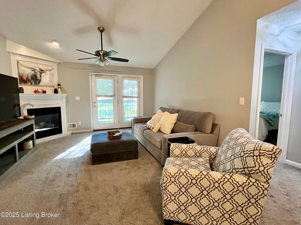 Photo of 1122 Powerhouse Ln #203, Lyndon, KY 40242 (MLS # 1712108)