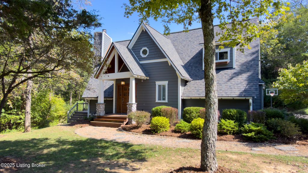 Photo of 3517 E Dogwood Cir, La Grange, KY 40031 (MLS # 1699777)