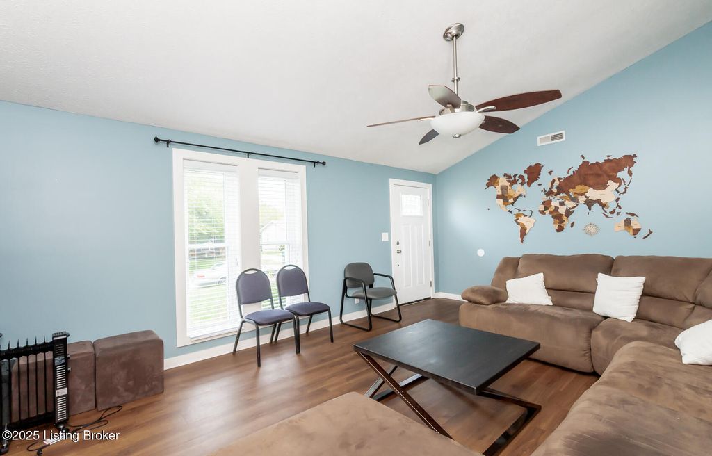 Photo of 9210 Wakulla Ct, Jeffersontown, KY 40299 (MLS # 1701330)