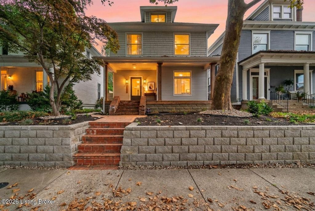 Photo of 1844 Edgeland Ave, Louisville, KY 40204 (MLS # 1709742)