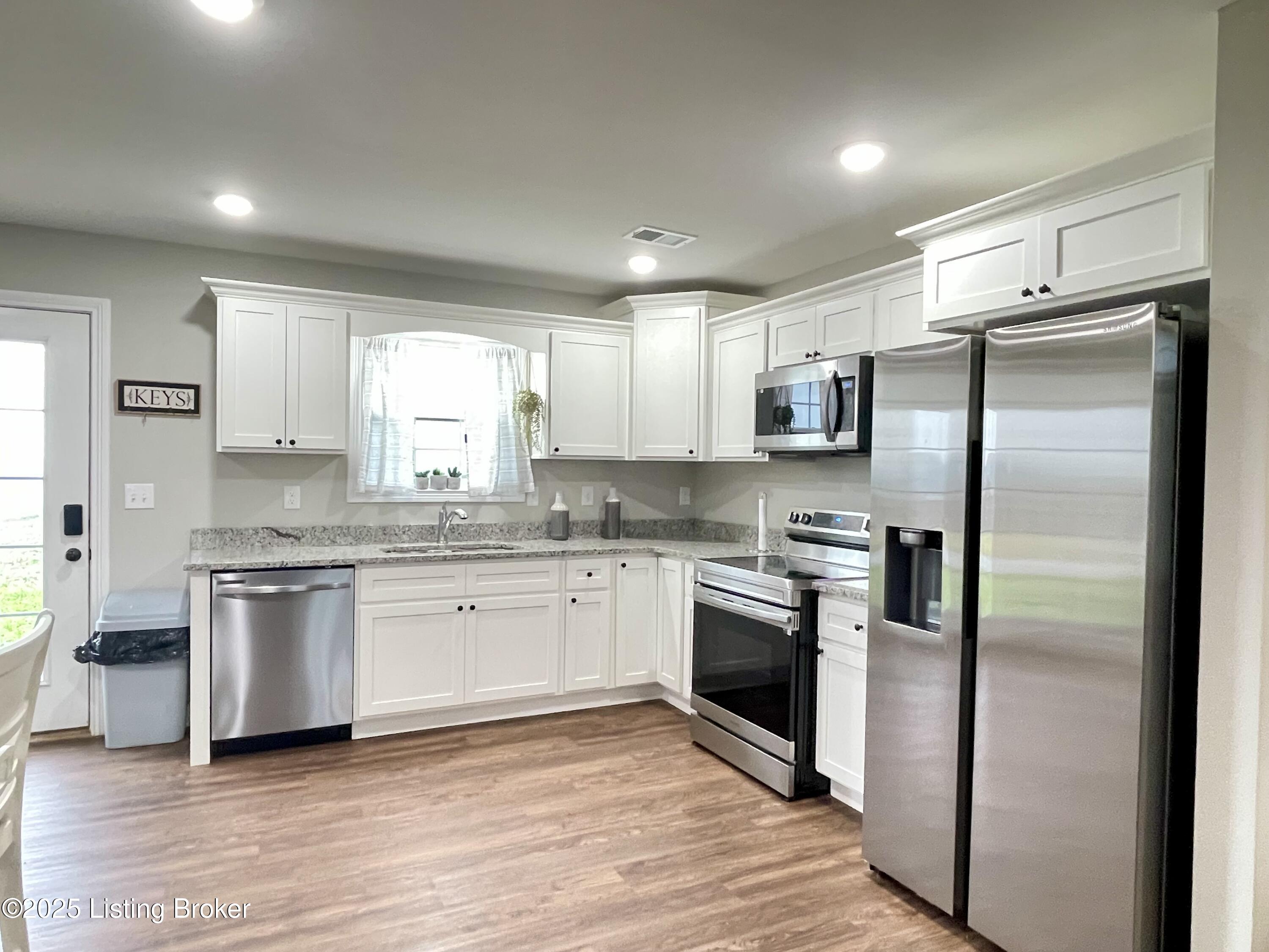 122 Iroquois Trail, Bloomfield, Pennsylvania image 3