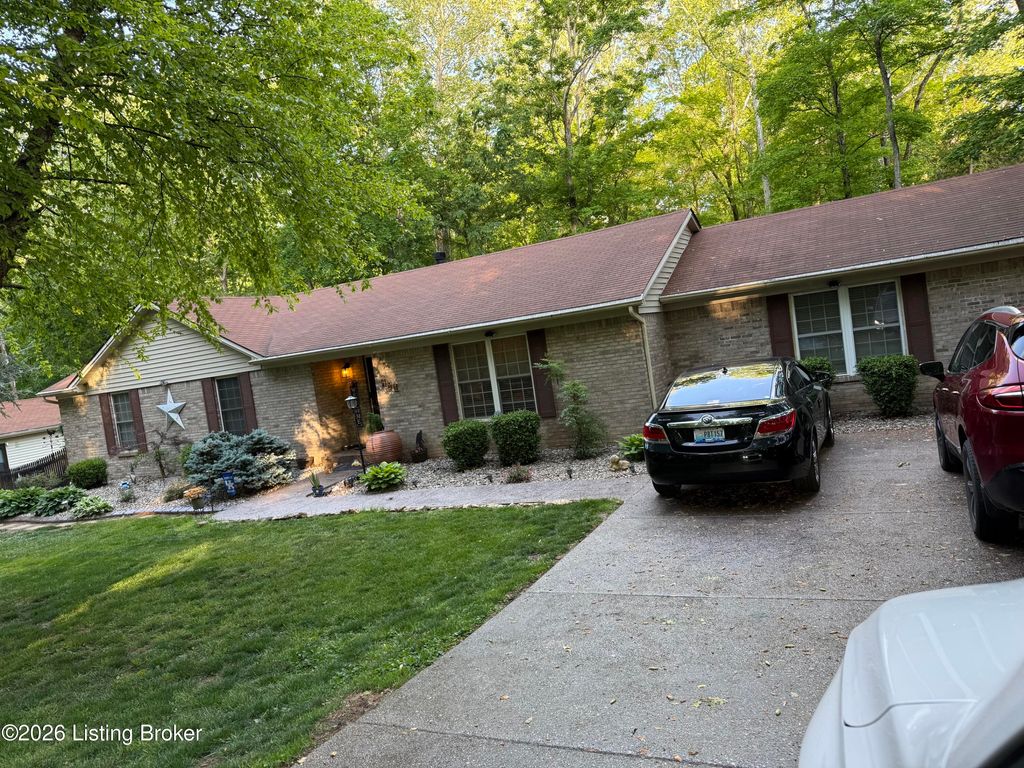 Photo of 491 Big Springs Rd, Shepherdsville, KY 40165 (MLS # 1716790)