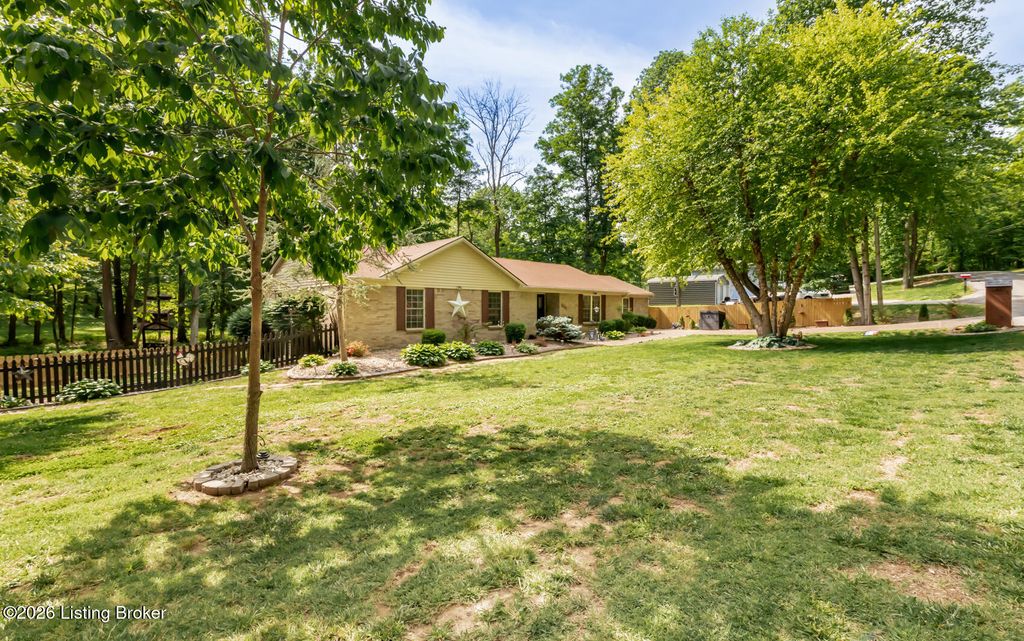 Photo of 491 Big Springs Rd, Shepherdsville, KY 40165 (MLS # 1716790)