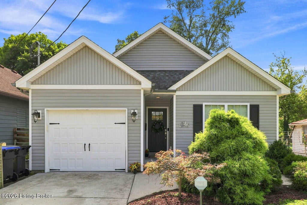 Photo of 624 Country Club Rd, Louisville, KY 40206 (MLS # 1726491)