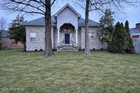 Photo of 1118 Silvercrest Ln, Louisville, KY 40223 (MLS # 1706836)