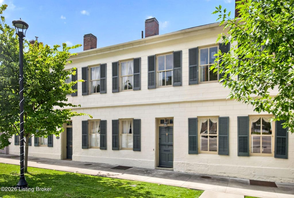 Photo of 712 E Main St, Madison, IN 47250 (MLS # 1722494)