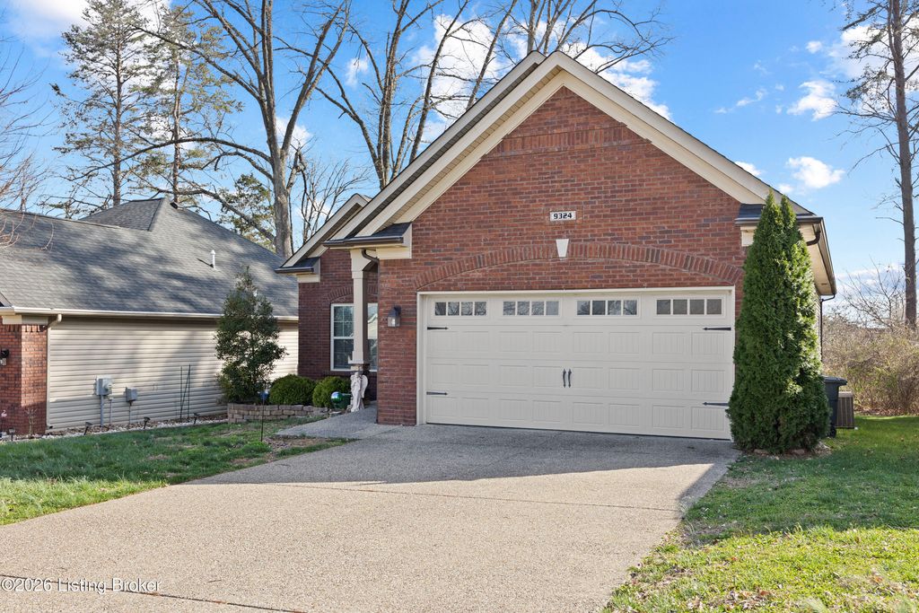 Photo of 9324 Fernhill Dr, Louisville, KY 40291 (MLS # 1711845)