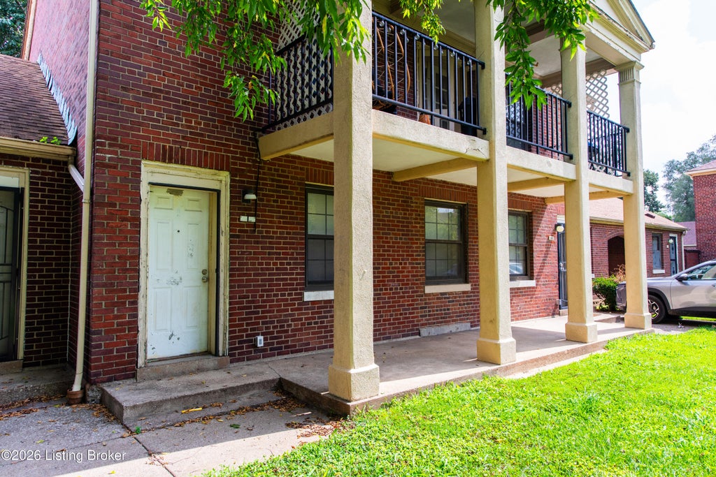 Photo of 1 College Ct, Louisville, KY 40203 (MLS # 1724073)