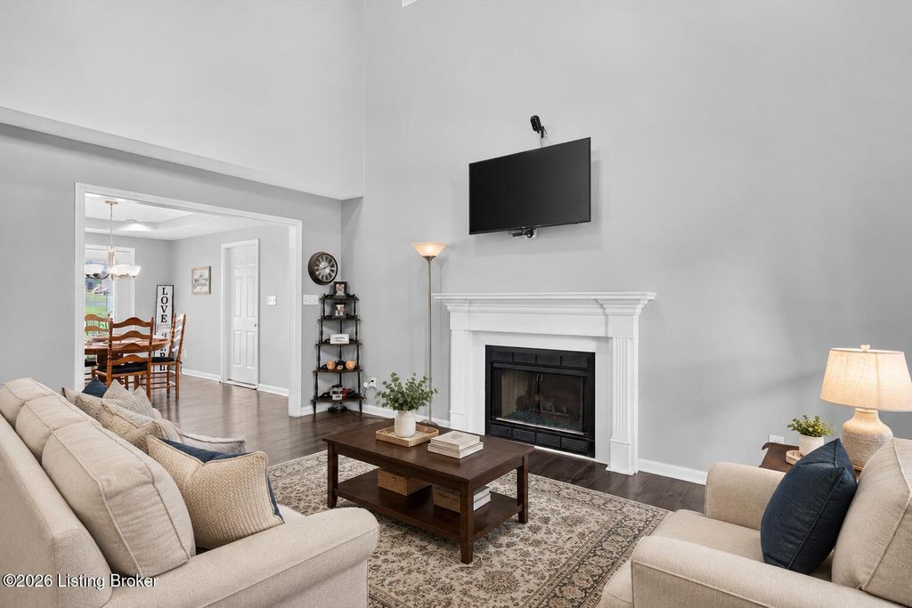 Photo of 409 E Vine St, Shelbyville, KY 40065 (MLS # 1722928)