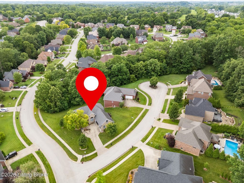 Photo of 17509 Polo Run Ln, Louisville, KY 40245 (MLS # 1721957)