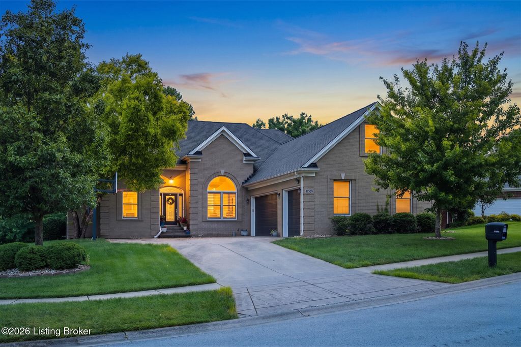 Photo of 17509 Polo Run Ln, Louisville, KY 40245 (MLS # 1721957)