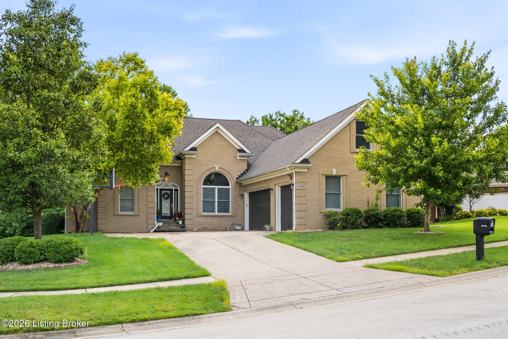 Photo of 17509 Polo Run Ln, Louisville, KY 40245 (MLS # 1721957)