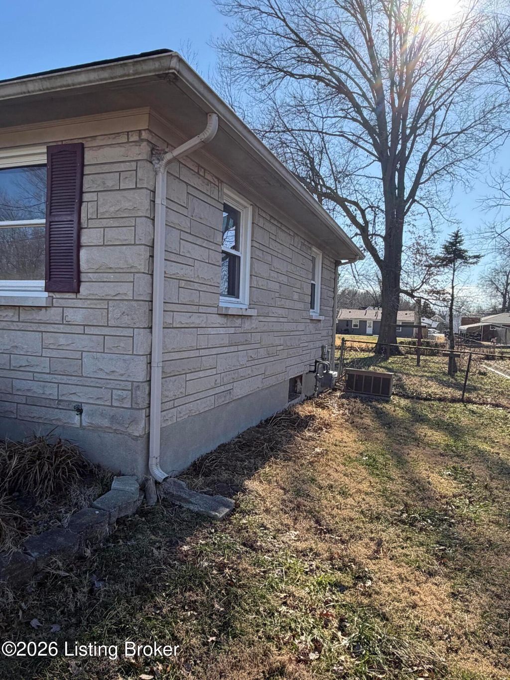 Photo of 5012 Paramount Dr, Louisville, KY 40258 (MLS # 1707797)