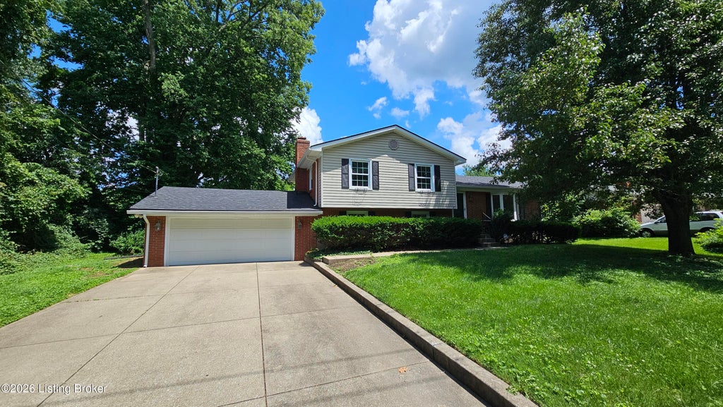 Photo of 4117 Nachand Ln, Louisville, KY 40218 (MLS # 1718627)