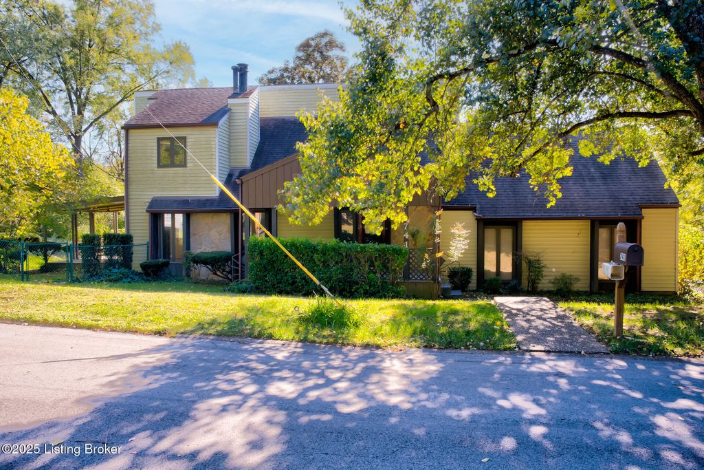 Photo of 741 Middle Way, Louisville, KY 40206 (MLS # 1701580)