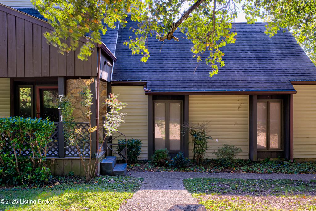 Photo of 741 Middle Way, Louisville, KY 40206 (MLS # 1701580)