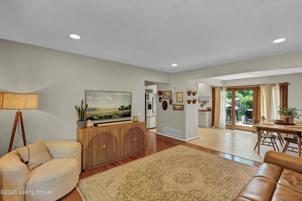 Photo of 2216 Alice Kay Dr, Louisville, KY 40214 (MLS # 1716272)