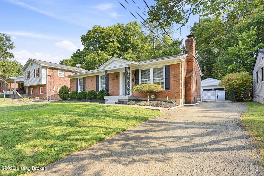 Photo of 3311 Startan Ct, Louisville, KY 40220 (MLS # 1729369)