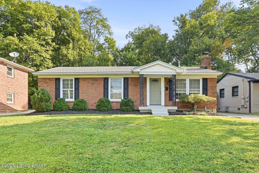 Photo of 3311 Startan Ct, Louisville, KY 40220 (MLS # 1729369)