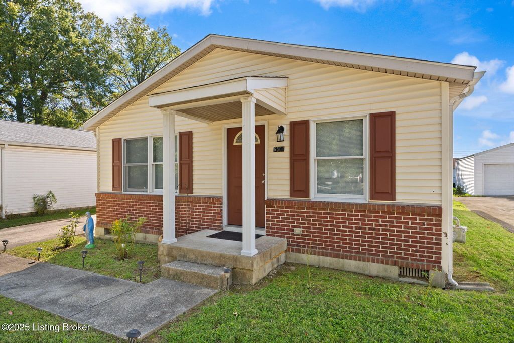 Photo of 6504 Jennifer Valley Way, Louisville, KY 40258 (MLS # 1705752)