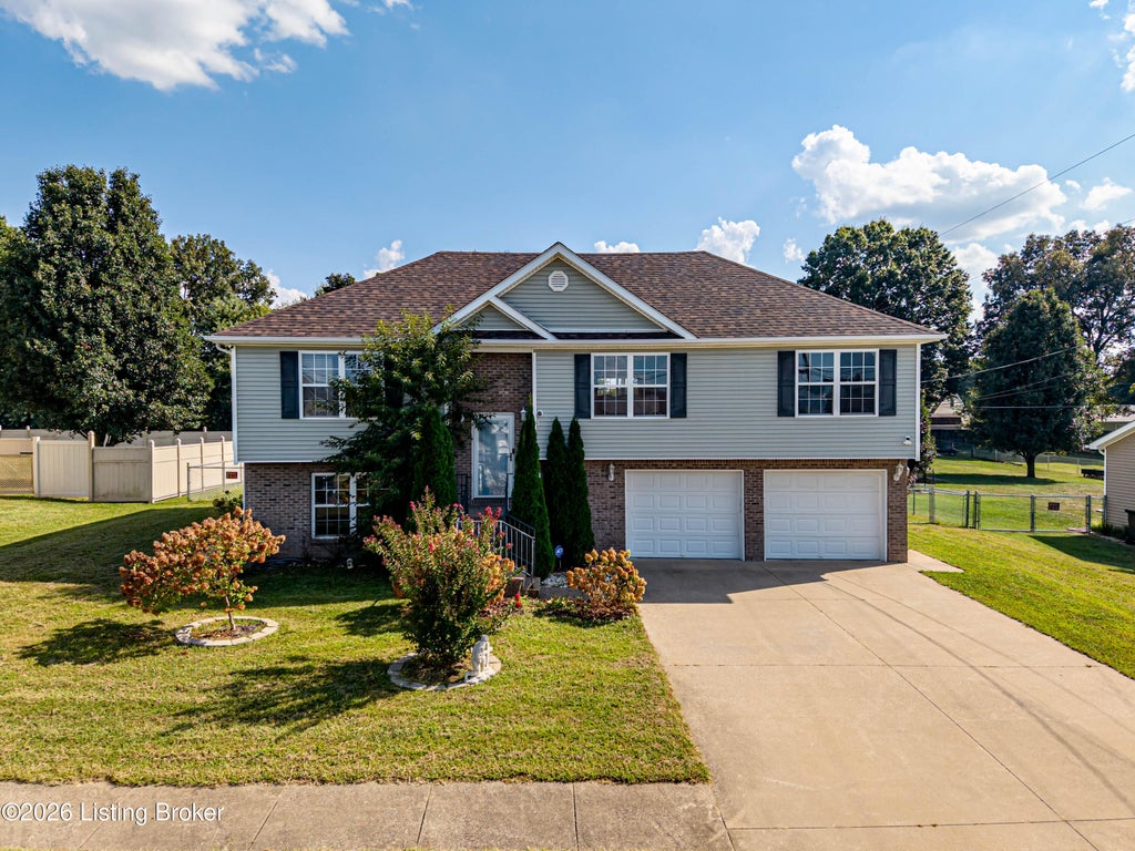 Photo of 112 Seth Ct, Radcliff, KY 40160 (MLS # 1722247)