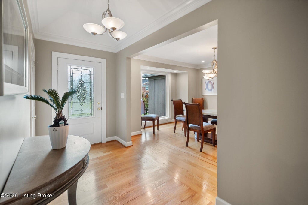 Photo of 5407 Navajo Rd, Louisville, KY 40207 (MLS # 1729326)