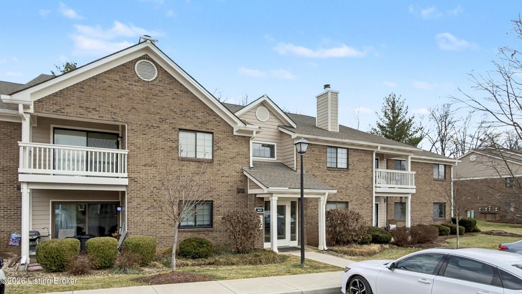 Photo of 401 Creason Ct #208, Louisville, KY 40223 (MLS # 1710224)