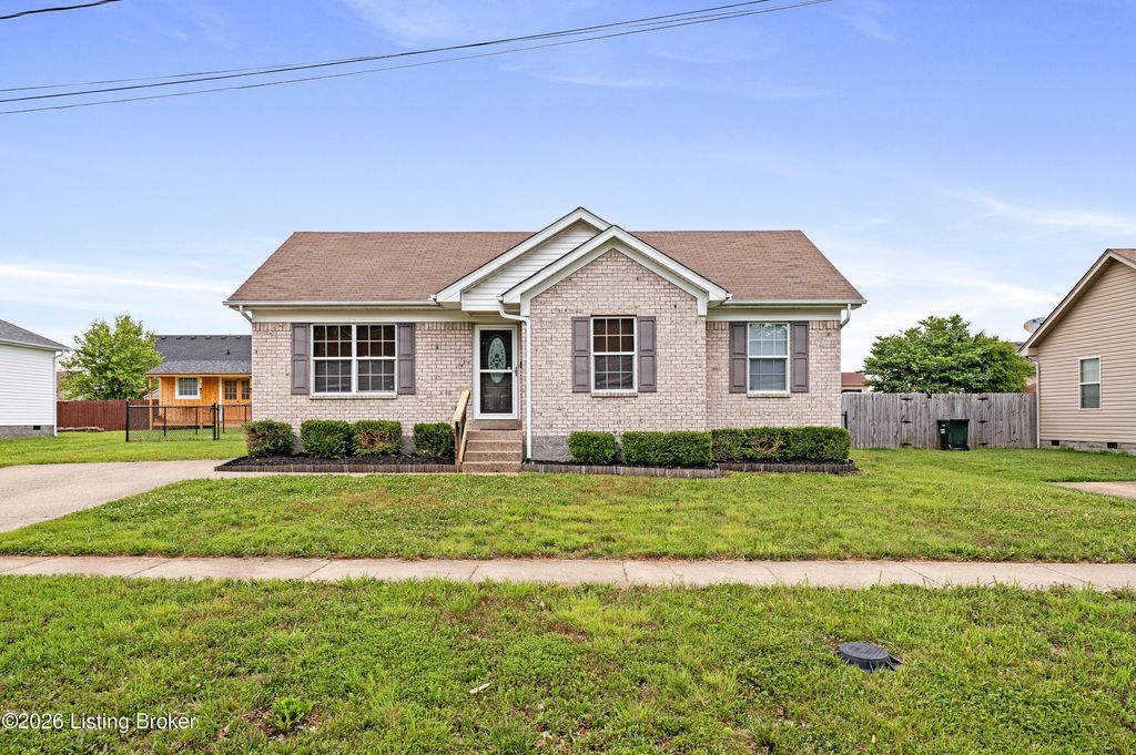 Photo of 434 Gentry Ln, Mt Washington, KY 40047 (MLS # 1721070)
