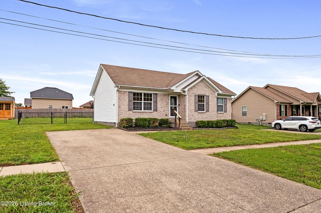 Photo of 434 Gentry Ln, Mt Washington, KY 40047 (MLS # 1721070)