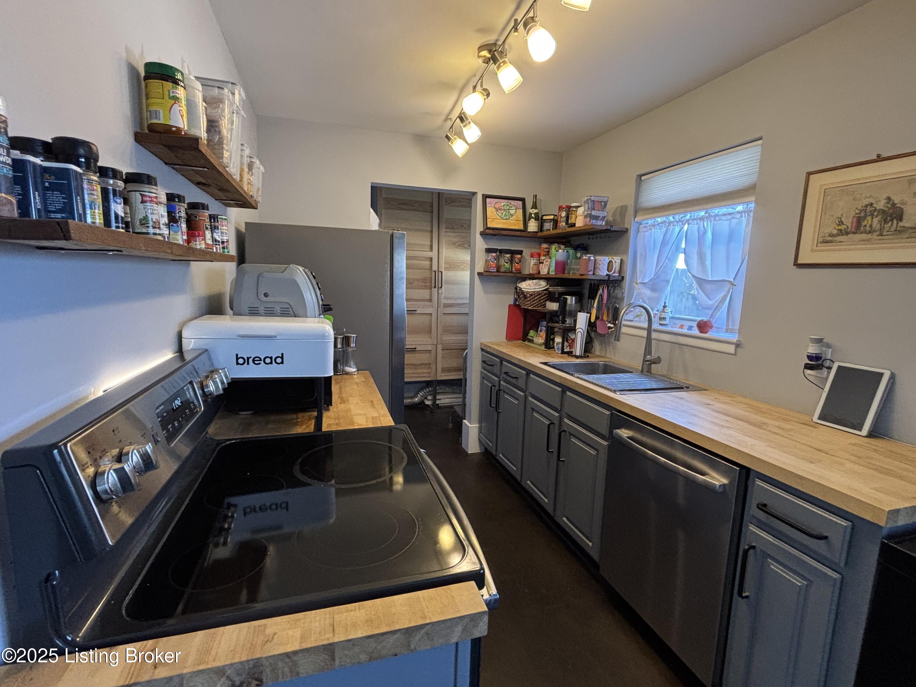 198 Crescent Ave #9, Louisville, Pennsylvania image 12