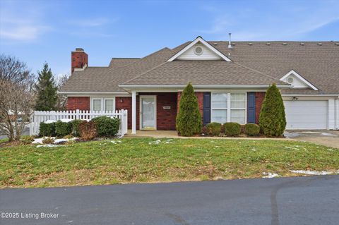 Photo of 7908 Manner Pointe Dr, Louisville, KY 40220 (MLS # 1702765)