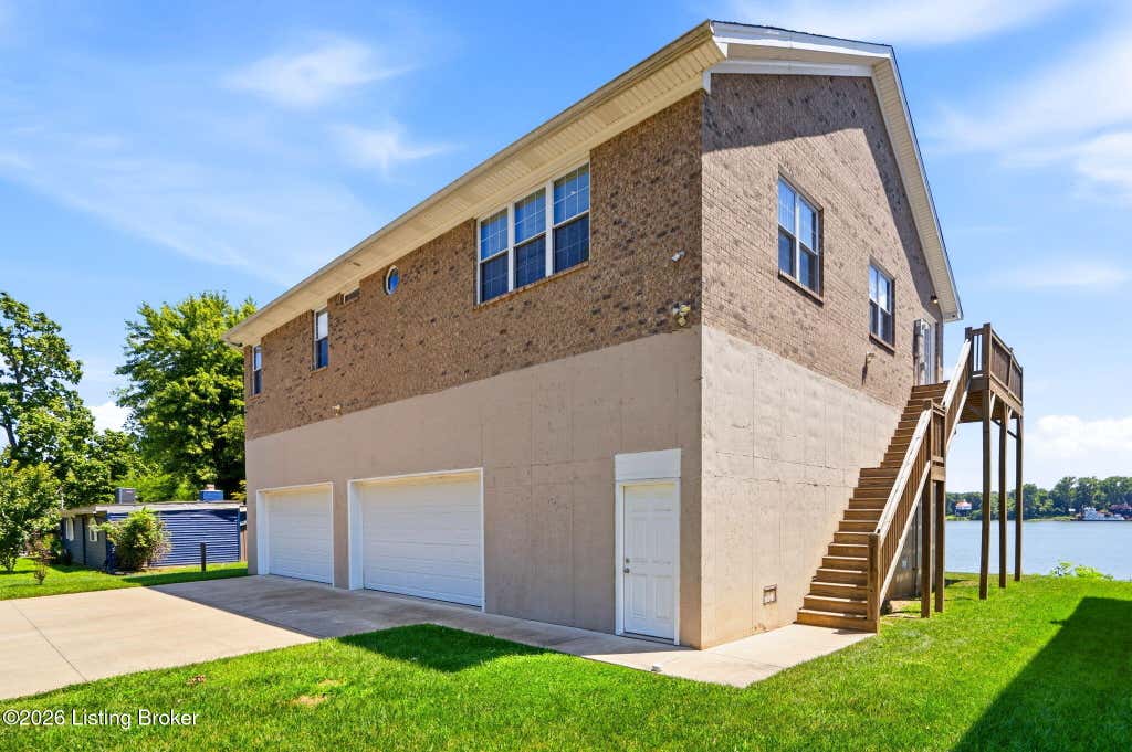 Photo of 408 S Front St, Jeffersonville, IN 47130 (MLS # 1725709)